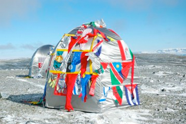 Lucy + Jorge Orta, Antarctica / Michelangelo Pistoletto, Binahayat