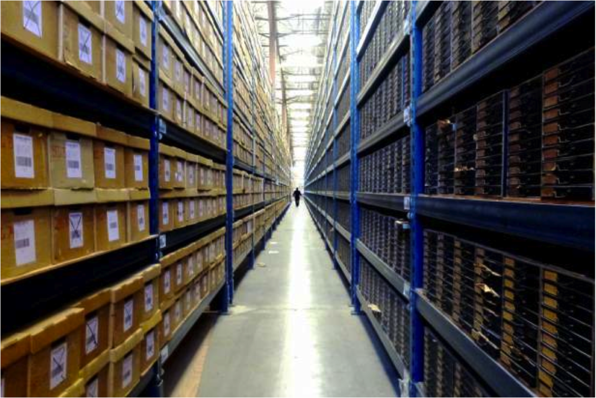 David Brooks dans les archives d'Austin Core Research Center. 2014. Photo de Gracelee Lawrence