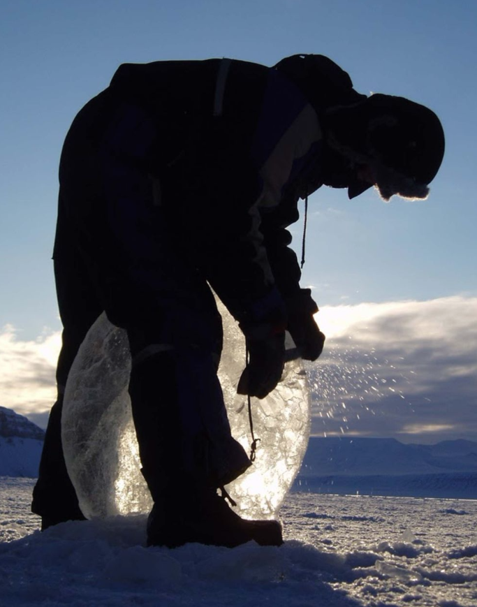 Acroyd & Harvey, Ice Lens, 2005. Exposition Man Made, Raversyde